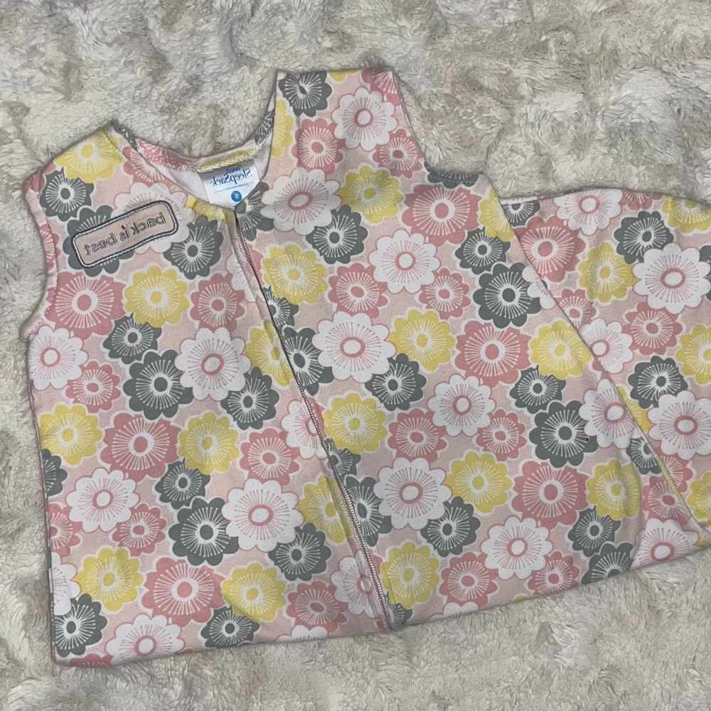 Halo Sleep Sack, size small. Rated birth to 6 months, 10-18 lbs.